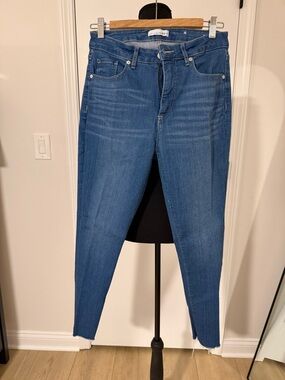 LOFT Skinny Jeans in Medium Blue Wash